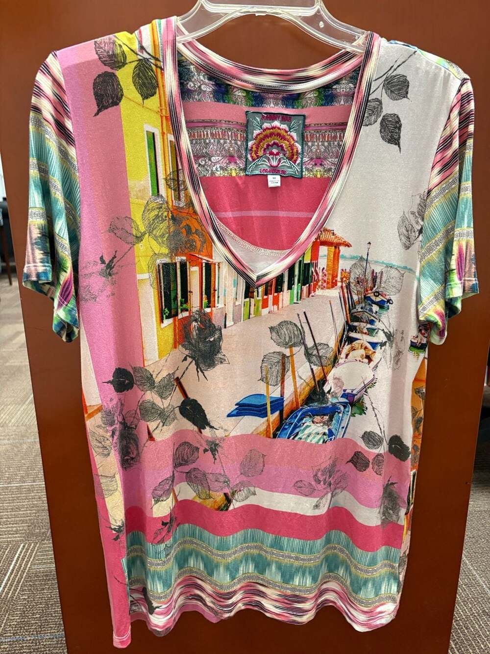 Johnny Was Janie Favorite Short Sleeve V-Neck Swing Tee Size M